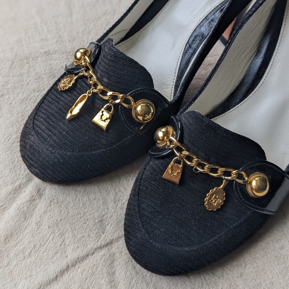 Lulu Guinness Corduroy Court Heels - Picture 4 of 8